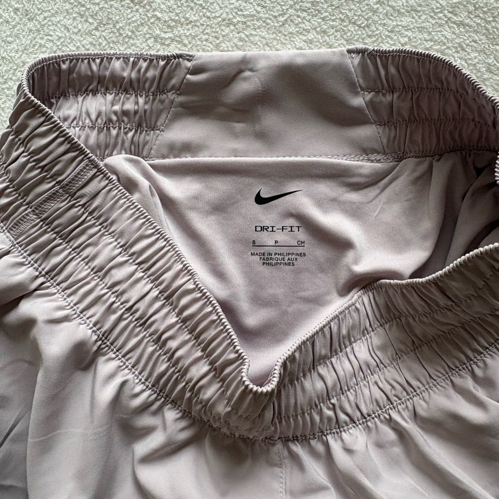 Nike Blush Dri-FIT Brief Lined Shorts S - Picture 4 of 5